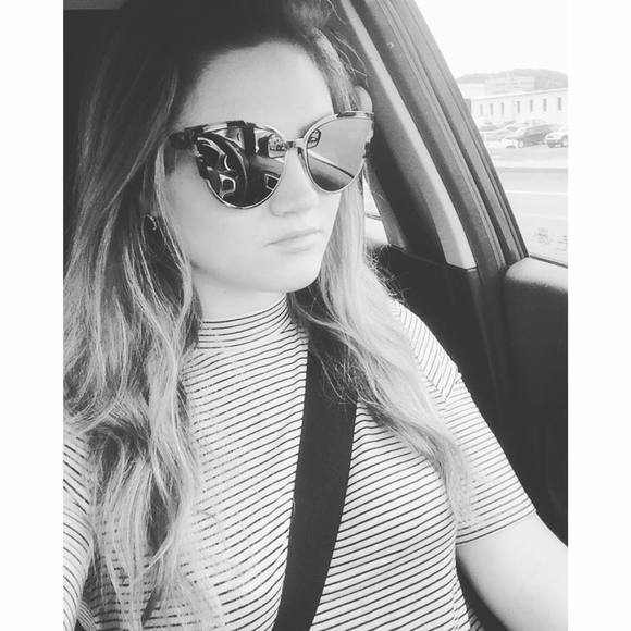 Meet your Posher, Alexandra - Picture 1 of 1